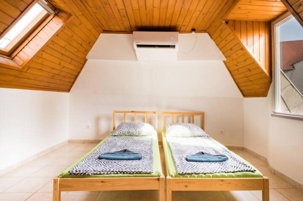 Апарт отель Azure House Кестхей Экстерьер фото