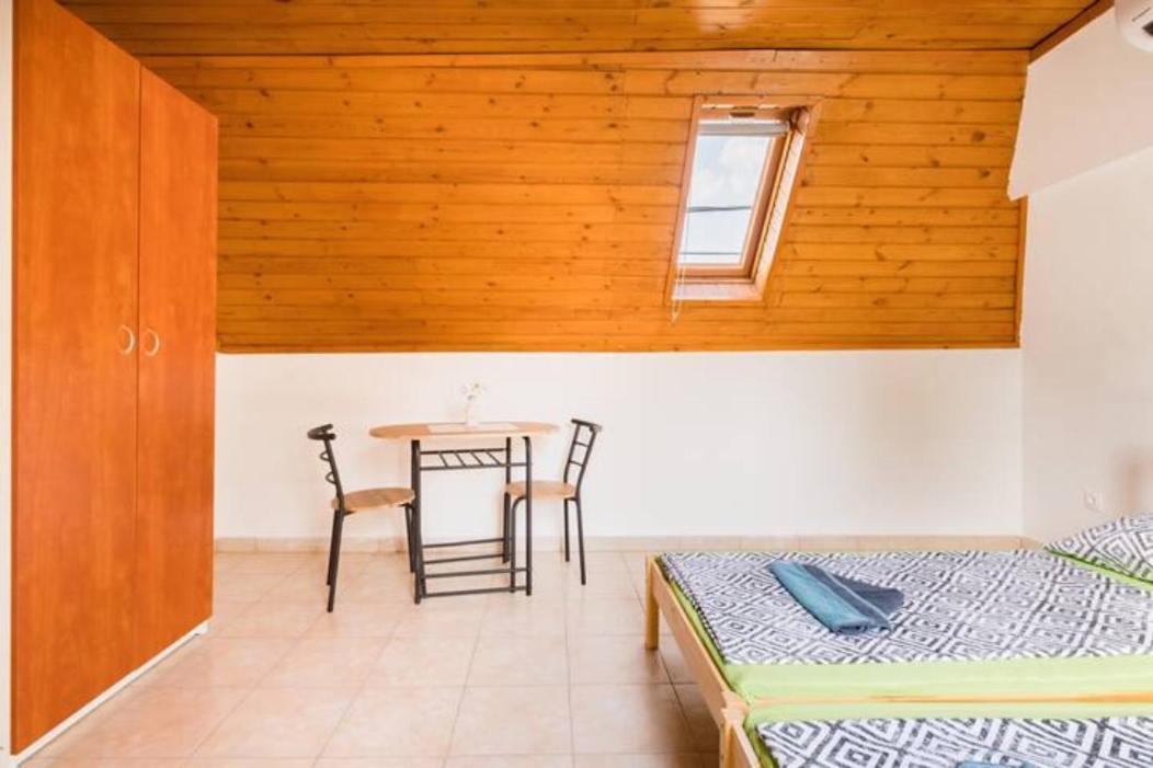 Апарт отель Azure House Кестхей Экстерьер фото