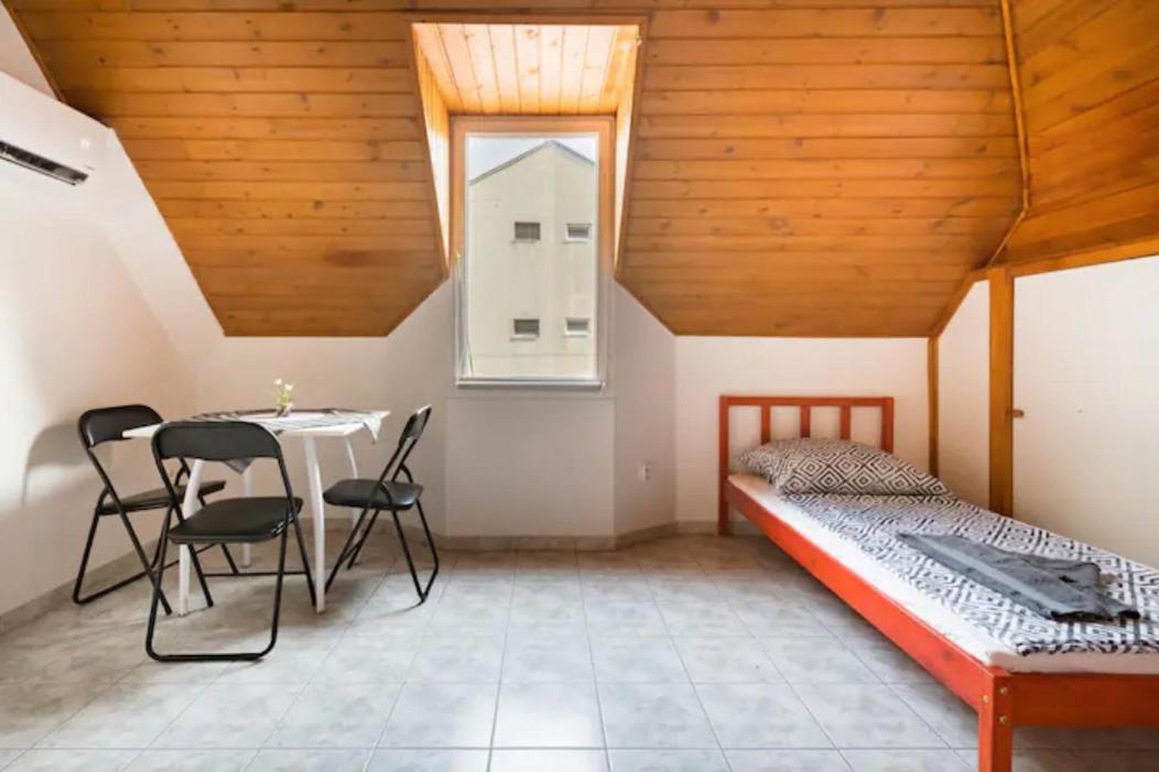 Апарт отель Azure House Кестхей Экстерьер фото